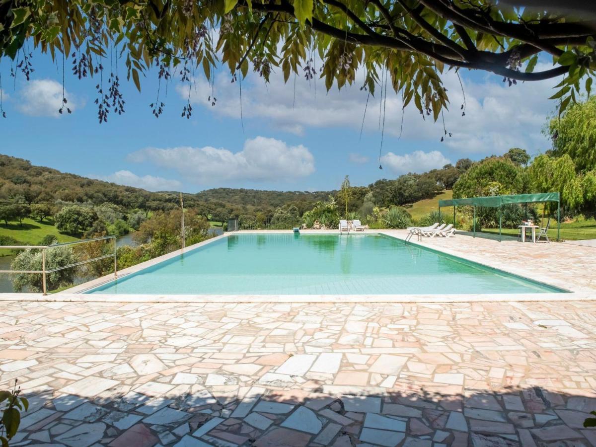 House With Authentic Tiling And Antique Furniture Montemor-o-Novo Exterior foto