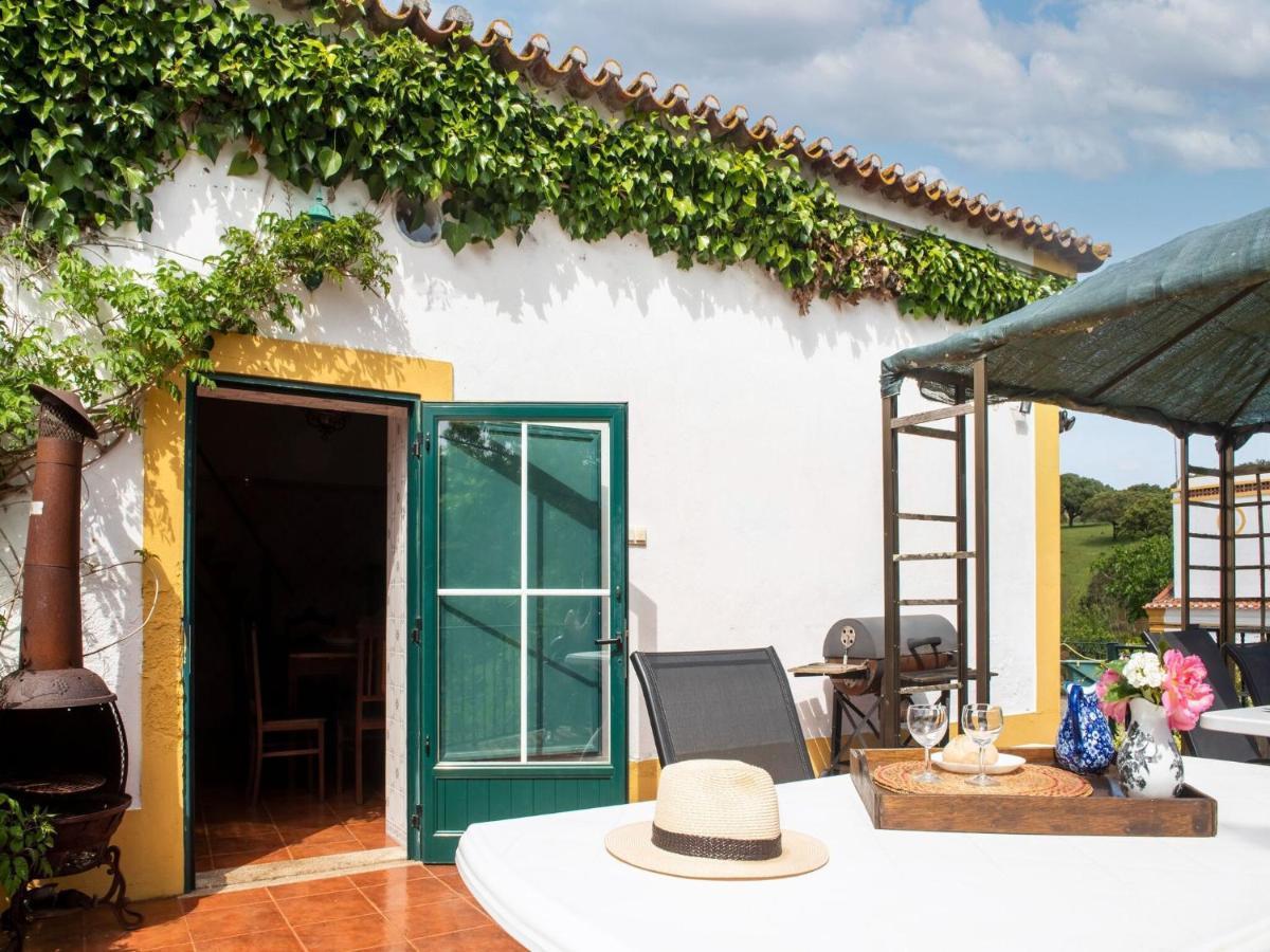 House With Authentic Tiling And Antique Furniture Montemor-o-Novo Exterior foto