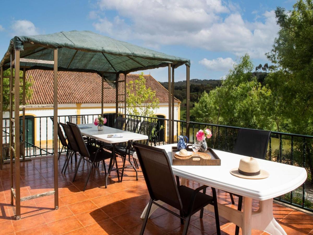 House With Authentic Tiling And Antique Furniture Montemor-o-Novo Exterior foto