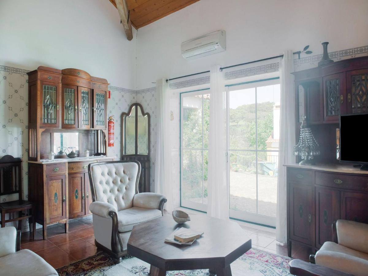 House With Authentic Tiling And Antique Furniture Montemor-o-Novo Exterior foto